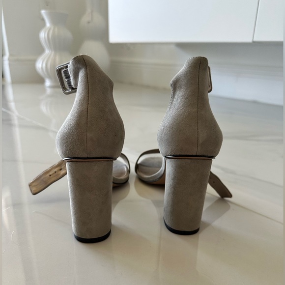 Pelle Moda Heels - Picture 9 of 10